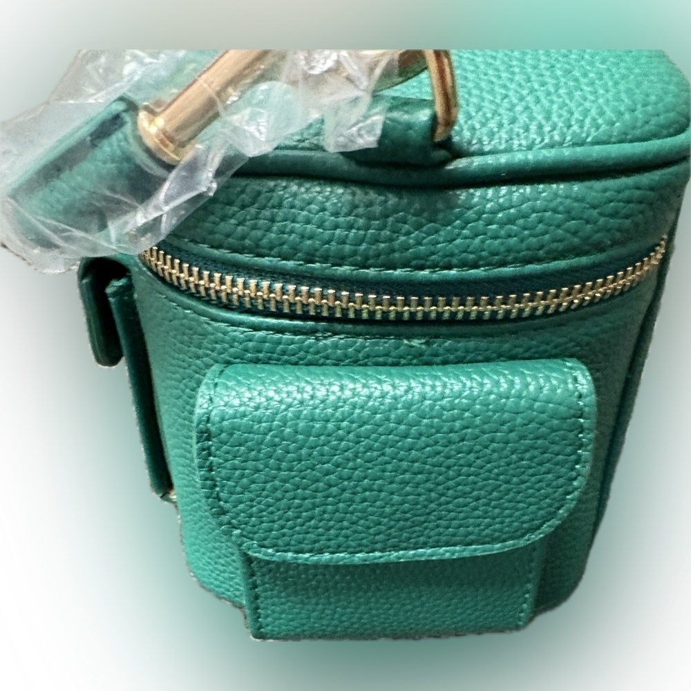 NWT! “Chloe Camera” Handbag in GREEN by Alyssa - Picture 4 of 7